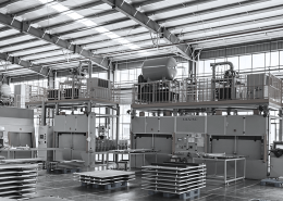 MCHE helium leak test station